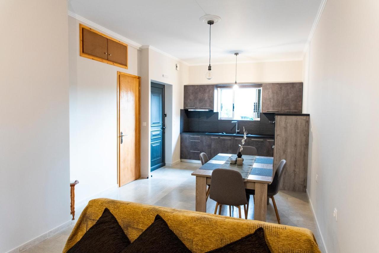 Walnut Home Apartment Near Ancient Olympia Крестена Экстерьер фото